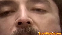 sex волосатый ебарь в ретро видео страстно дрочит прежде чем кончить соло porn