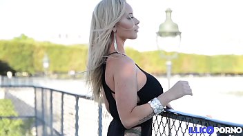 sex красивая шлюшка rachele хочет попробовать французский член porn