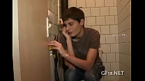 sex мальчик сидит и смотрит porn