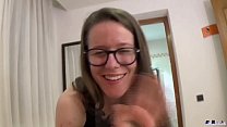 sex pornovatascom очень горячая маленькая американская подростка глотает ее молоко porn