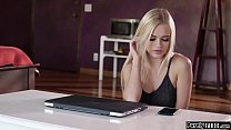 sex 継娘は継父が彼女とセックスすることを望んでいます porn