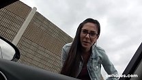sex симпатичная миниатюрная шлюшка пытается зарабатывать на жизнь porn