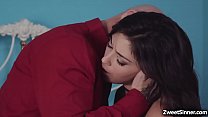 sex сексуальная юная красотка бруклин грей так готова получить все свои дырочки ожидая когда ее трахнет гигантский член porn