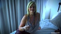 sex шлюха скачет на черном валу в тройничке в любительском видео porn