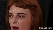 sex странная модель получает выстрел спермы на ее лицо глотая всю сперму porn
