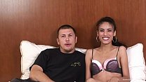 sex 超かわいい女の子が3pのために彼女の友人を招待します porn