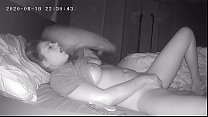 sex грудастая юная дочка изо всех сил пытается кончить перед сном скрытая камера porn