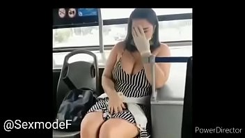 sex грудастая сквиртит в автобусе porn
