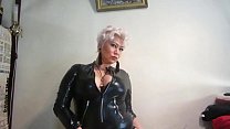 sex зрелая русская сучкаблондинка эймипарадайз позирует и трахает себя большим дилдо у меня была бы такая мамочка porn