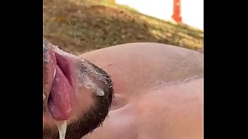 sex 通りでまっすぐに吸う porn