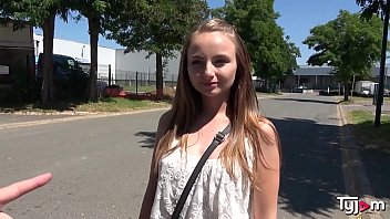 sex маленькую шлюшку lady bug жестко трахнули на бильярдном столе porn