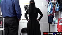 sex イスラム教徒のの泥棒デリラデーが盗んだ後に暴露され搾取された porn
