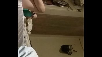 sex 盗撮ブロンドのティーンシスターは私に猫を点滅させます porn
