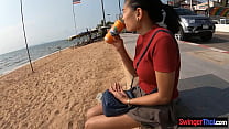 sex после целого дня сисястая азиатка дрочила своим большим членом в отеле porn
