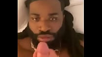 sex черному мужику кончил на лицо большой белый член porn