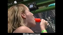 sex отсасывая симпатичную 24летнюю с трахом в лицо и большой порцией спермы на моем лице и во рту porn