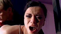 sex 魅惑的なアリスキングは激しく扱われ彼女のおまんこはトイレで大まかに犯されますパート2 porn