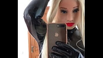 sex латексная кукла сильно потеет после 5 часов в латексе и маске porn