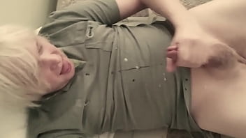 sex 집에서 진짜 게이핀란드 소년은 자신의 입에 새끼와 사정을 보여줍니다 porn