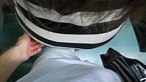 sex моя жена описывает как незнакомец подошел к ней в поезде и попытался потрогать ее киску под миниюбкой porn
