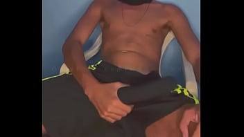 sex никер показывает палку porn