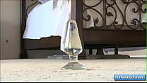 sex шаловливая натуральная грудастая юная брюнетка рокси ебется анально стеклянной сексигрушкой на полу и жестко кончает porn