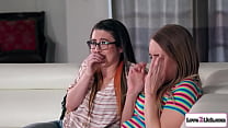 sex миниатюрная лесбиянка лижет задницу блондинке porn