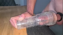 sex 私のfleshlightを私の熱い精液で満たすうめき声でごめんなさい porn