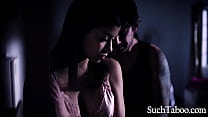 sex 気が進まない娘が不眠症のお父さんに一度彼女とセックスさせて休ませることができるサバンナシックス porn
