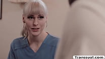 sex горячая транс массажистка трахает задницу своего клиента porn