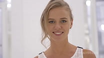 sex ella elasticベイビーフェイス身長150 cmフィットネスボディ18歳ニックのアナルキャスティング porn