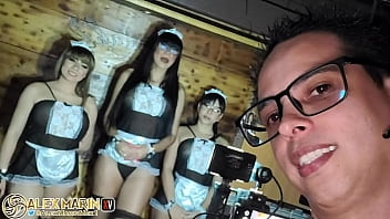 sex мои горничные трахают меня вкусно но у одной есть тампакс и я снимаю его и очень жестко трахаю ее porn