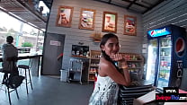 sex юная пара развлекается в аквапарке в любительском видео и страстно занимается сексом после porn