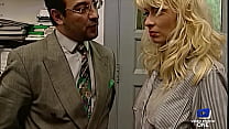 sex леа мартини красивая грудастая блондинка покорная и выебанная в очко в тюрьме porn