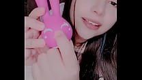 sex 好奇的女孩用兔子玩具自慰 porn