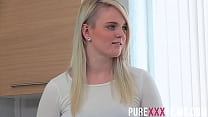 sex превосходная европейская красоткаблондинка трахается на кухне porn