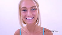sex южную блондинку трахают в тугую киску в студии porn