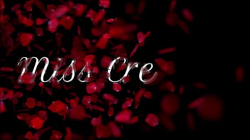 sex 人々が近くを歩いている間私の先生は公共のクラブで彼女ののコックを吸いますmisscreamy porn