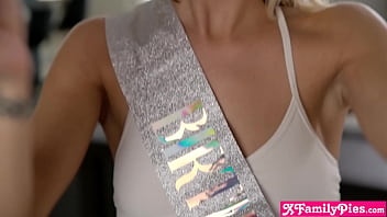 sex у крошечной сводной сестрыподростка хлои темпл были очень озорные пожелания на день рождения porn