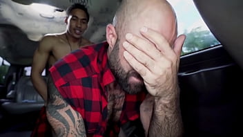 sex baitbus атлас грант отсасывает у матео фернандеса а затем долбит его волосатую задницу porn