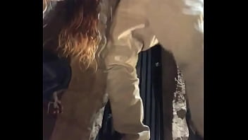 sex парень с острова трахается и получает минет на публике от сексуальной латины на день святого валентина porn