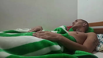 sex 我媽媽用豐富的口交叫醒了我 porn
