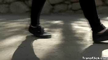 sex transflickcom私はtsポルノが本当に好きではありませんでしたがこれはhotです私はジェーンワイルドとクロエケイが宇宙の果てまでそしてそれを超えて絶対に大好きです porn
