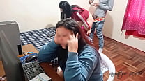 sex моя жена разговаривает по телефону пока я ем ее лучшую подругу чем больше она отвлекается тем богаче я трахаюсь с porn