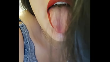 sex красивая латинская мама прикасывается к себе в душе porn