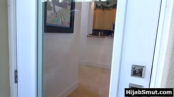 sex мусульманка в хиджабе изменяет мужу с личным тренером porn