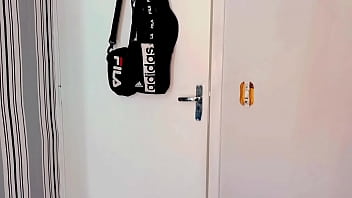sex ベッドで叔父を裸で捕まえたフルレッドブラックプラチナ porn