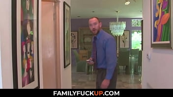sex familyfuckupcom милая девушка пошла пописать и обнаружила что ее папа дрочит с ее телефоном giselle leon porn
