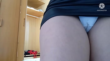 sex разъединя брюки я понял настройку я прошу палцом в щелку и повернул задницу чтобы проветривать porn