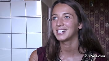 sex ersties tanja трахает пальцами ее волосатую киску porn
